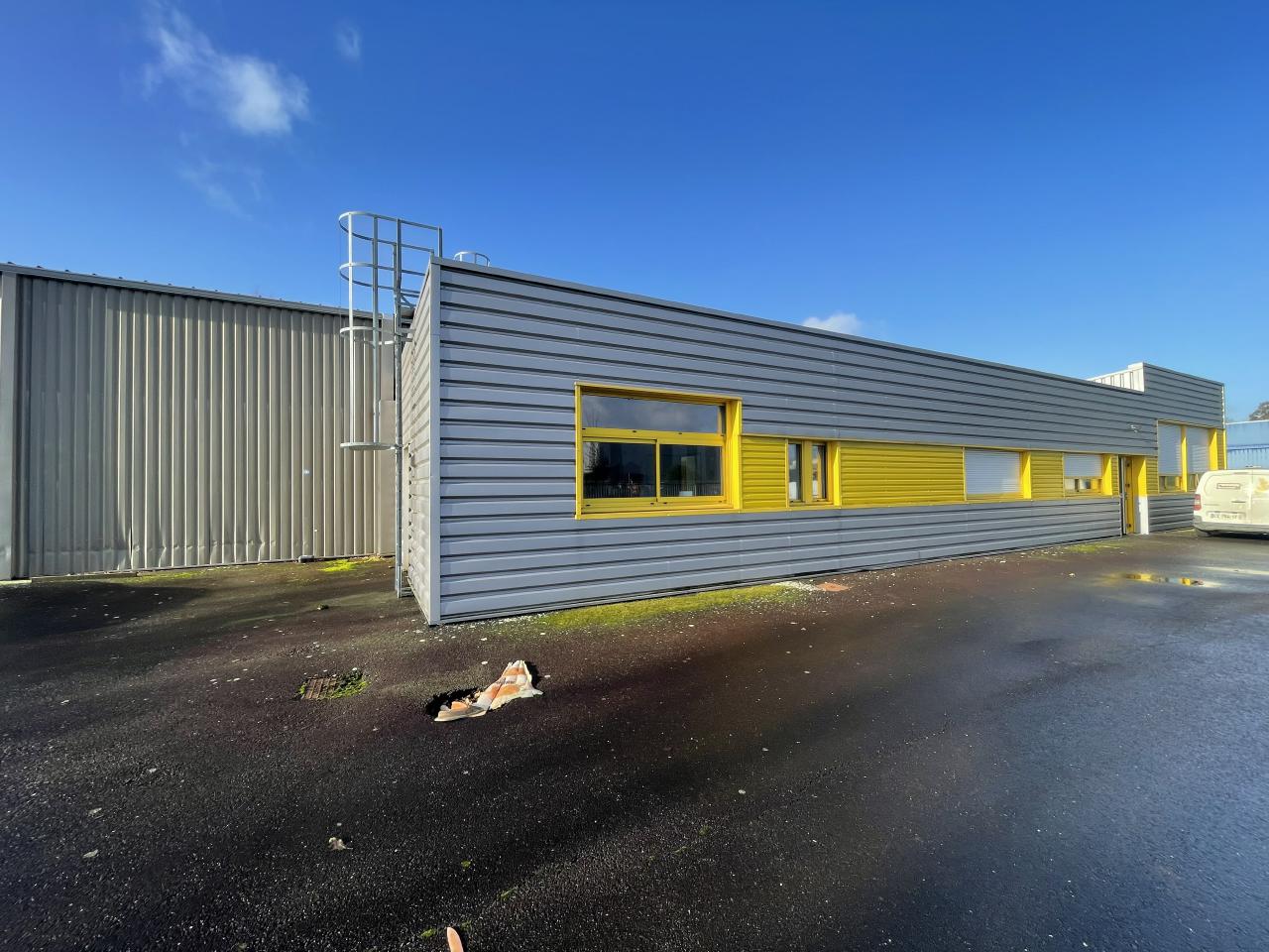 Local d'activité Maen Roch 835m² Vente local d'activité Maen Roch Ille-et-Vilaine OVACT2316701 1